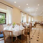Royal Hills فندق 4*
