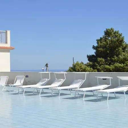 Royal Hills 4*